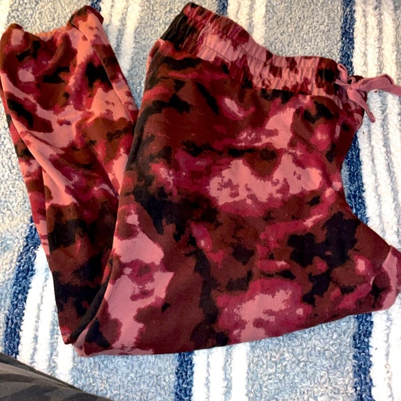 Isabel Maternity by Ingrid & Isabel Match Back Maternity Jogger Pants XXL - Picture 3 of 5